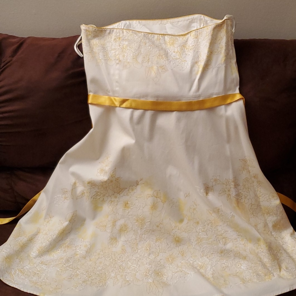 Dress - Picture 3 of 9